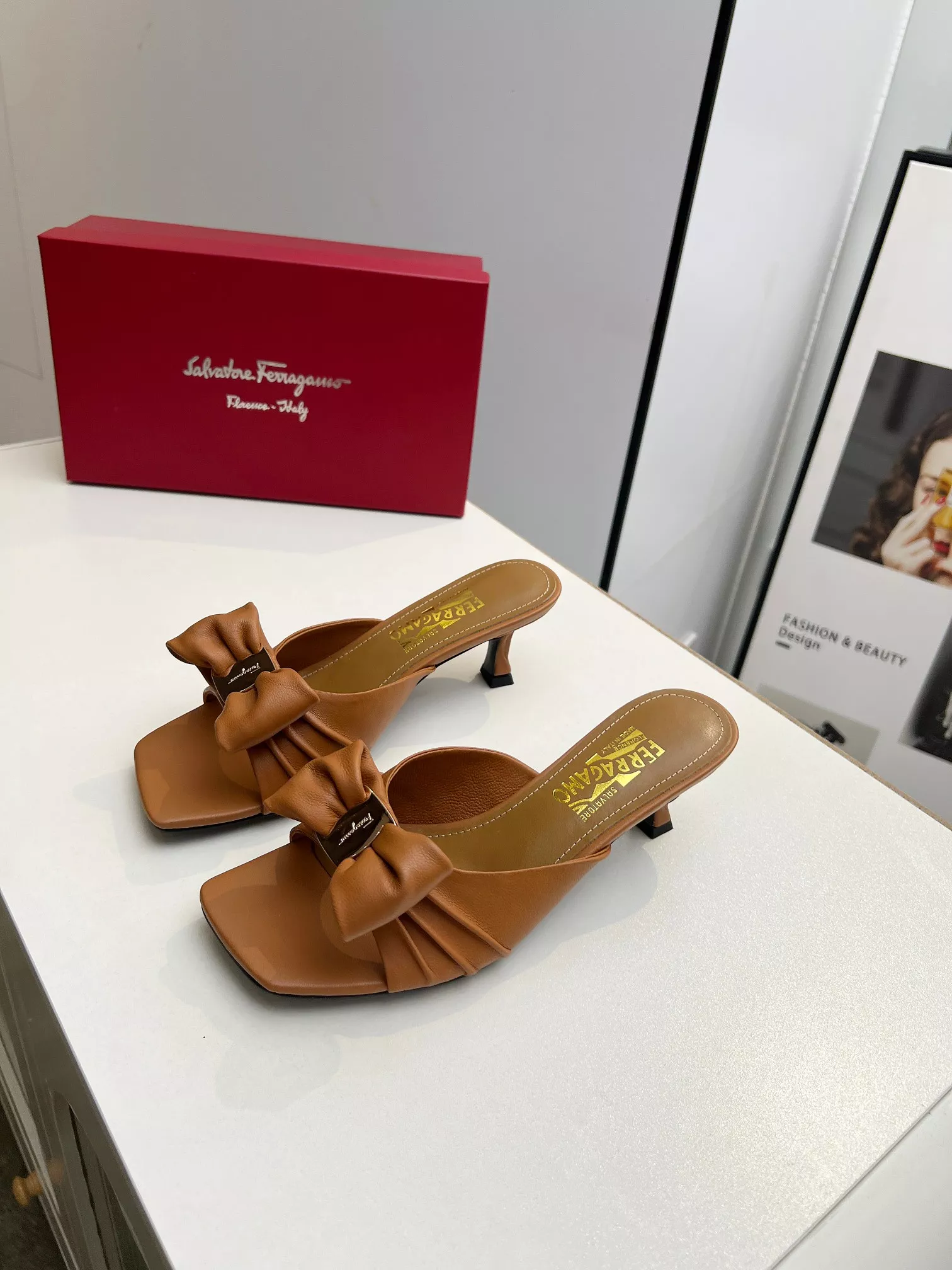 Sophisticated 8837 Salvatore Ferragamo Slippers For Women