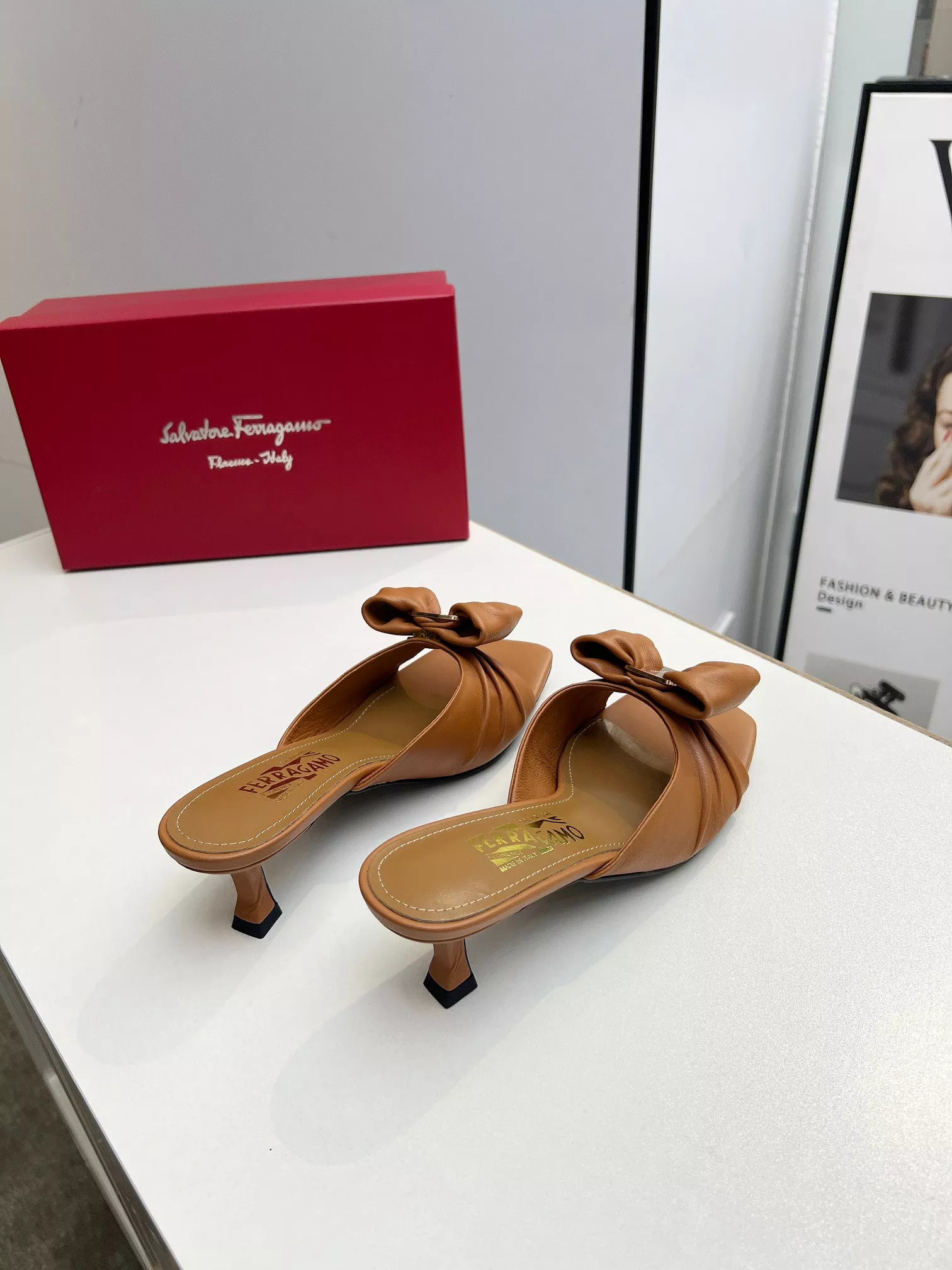 Sophisticated 8837 Salvatore Ferragamo Slippers For Women