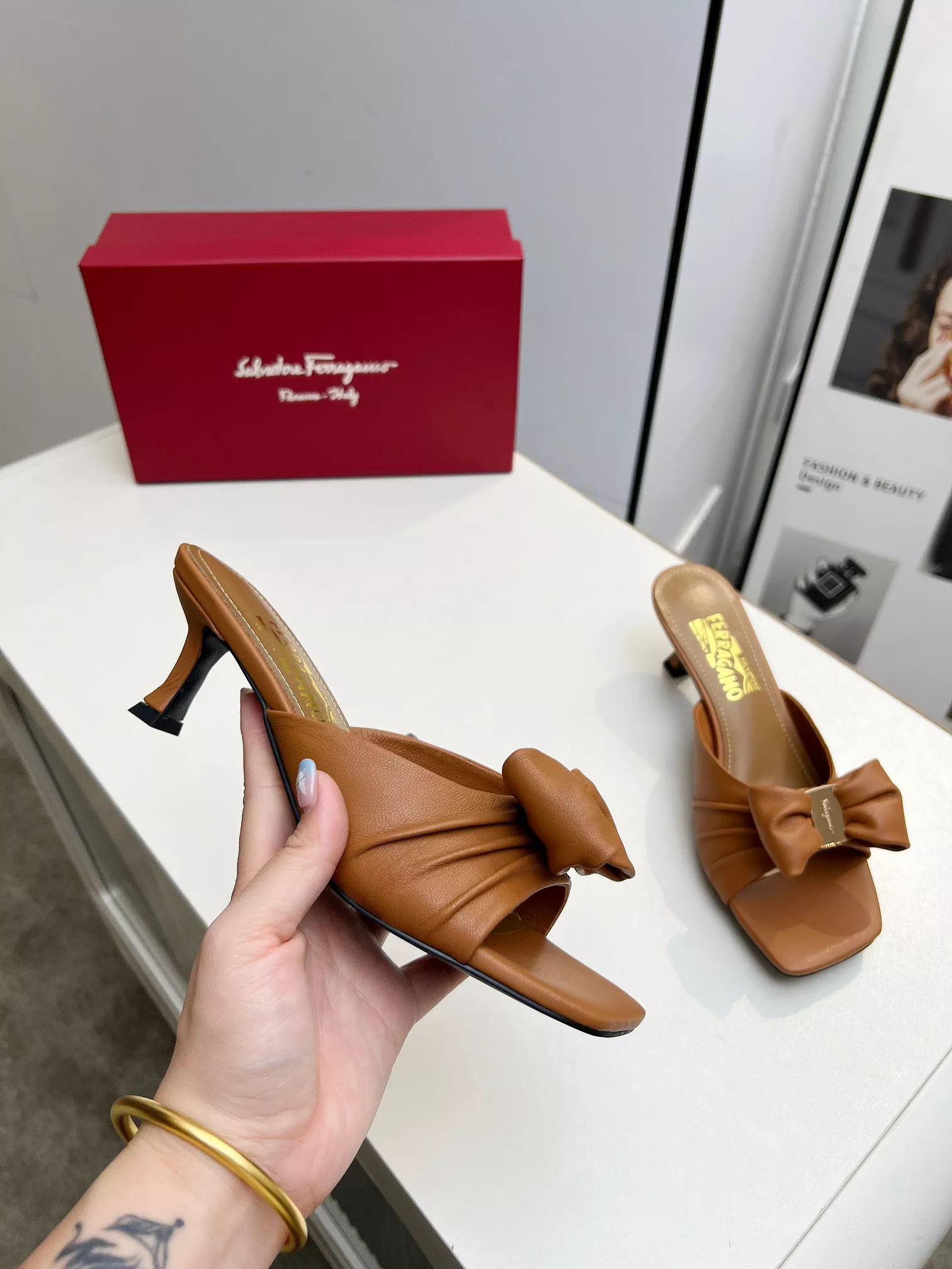 Sophisticated 8837 Salvatore Ferragamo Slippers For Women
