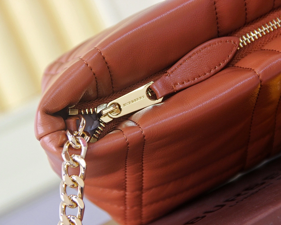 Sophisticated 8911 Burberry AAA Quality Messenger Bags For Women