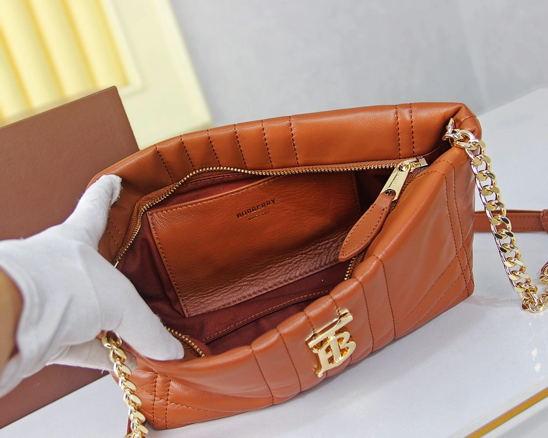 Sophisticated 8911 Burberry AAA Quality Messenger Bags For Women