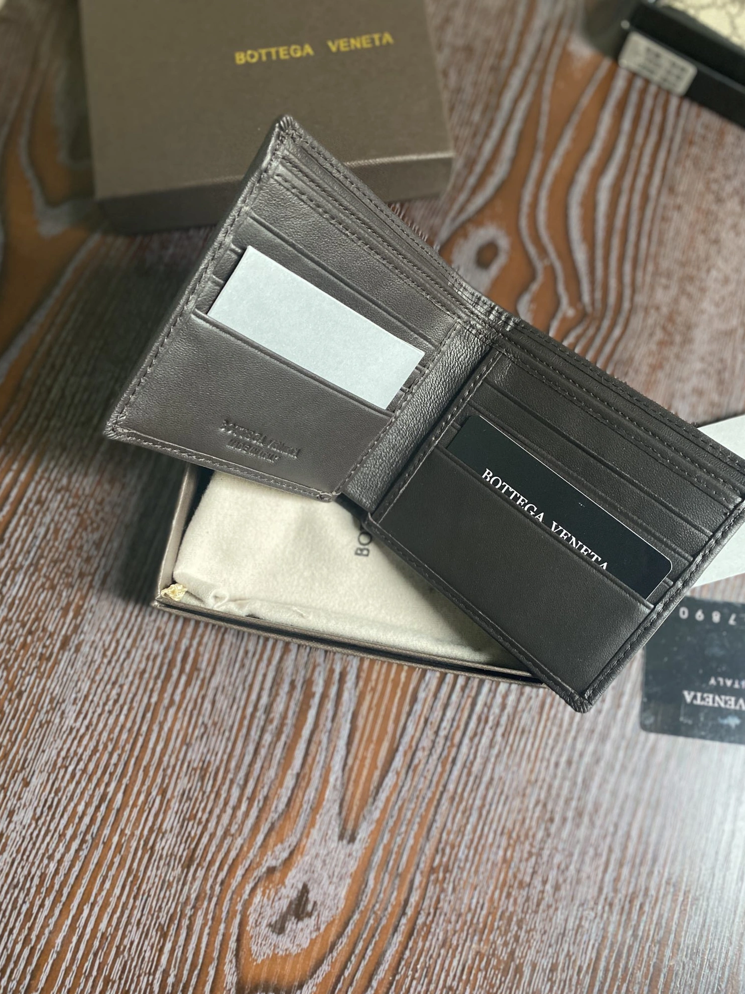 Sophisticated 8912 Bottega Veneta AAA Man Wallets
