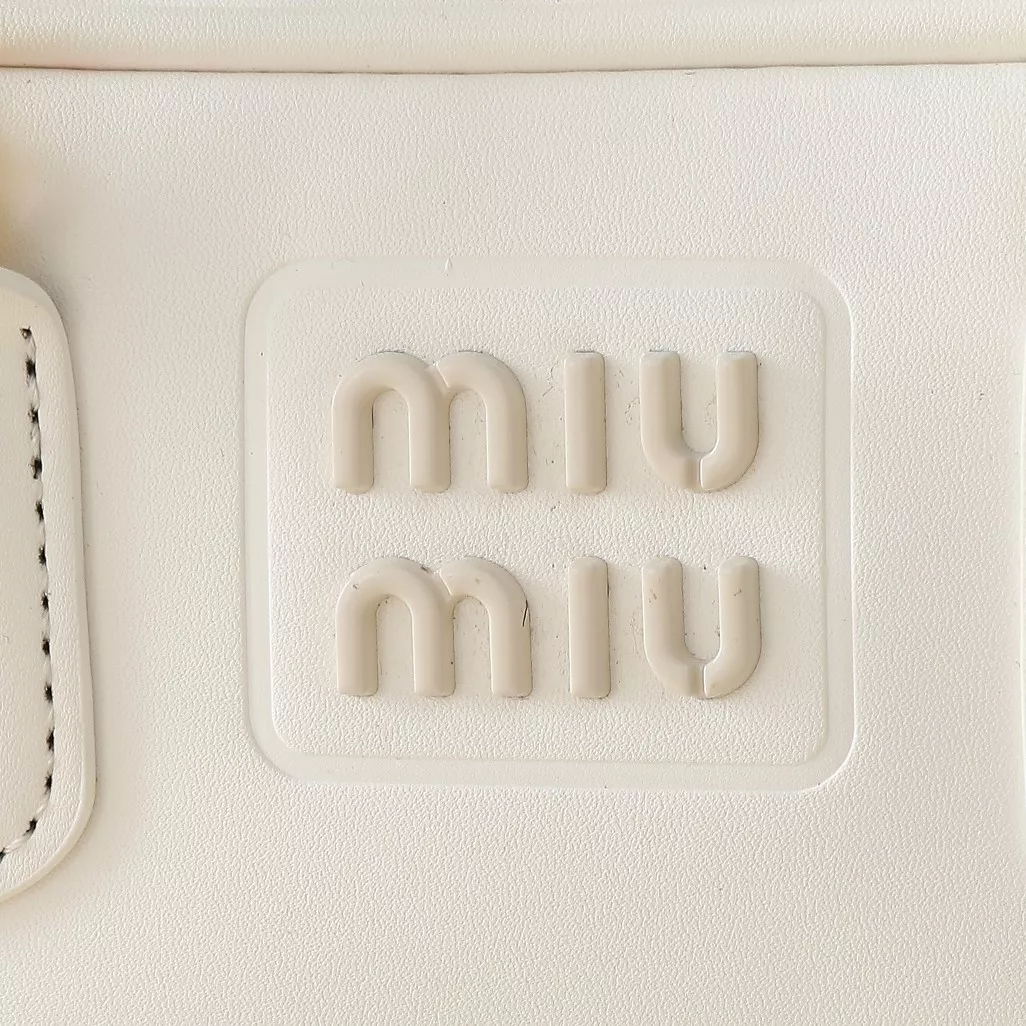 Sophisticated 899 MIU MIU AAA Quality Handbags For Women