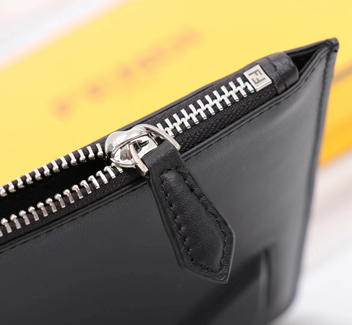 Sophisticated 9000 Fendi AAA Man Wallets