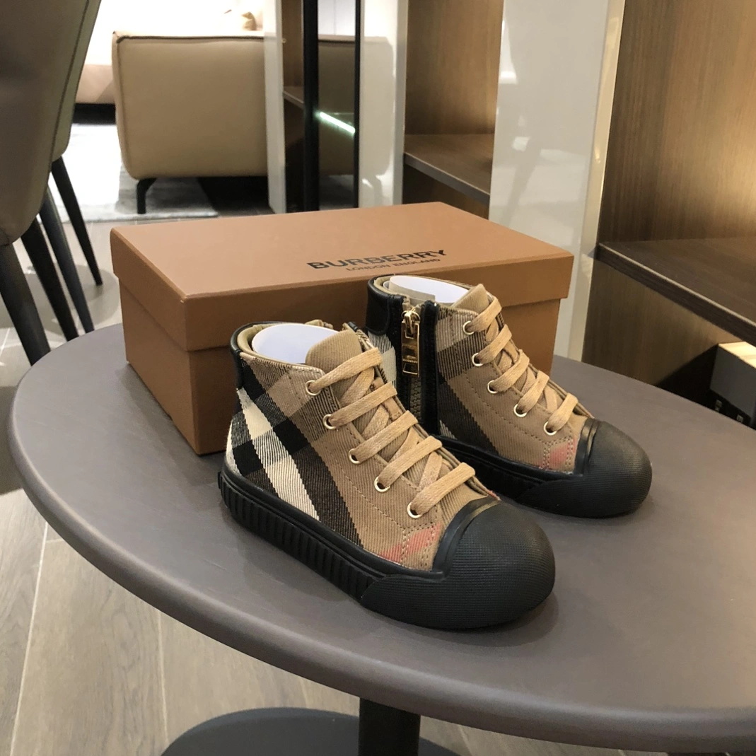 Sophisticated 9048 Burberry Kids' Shoes