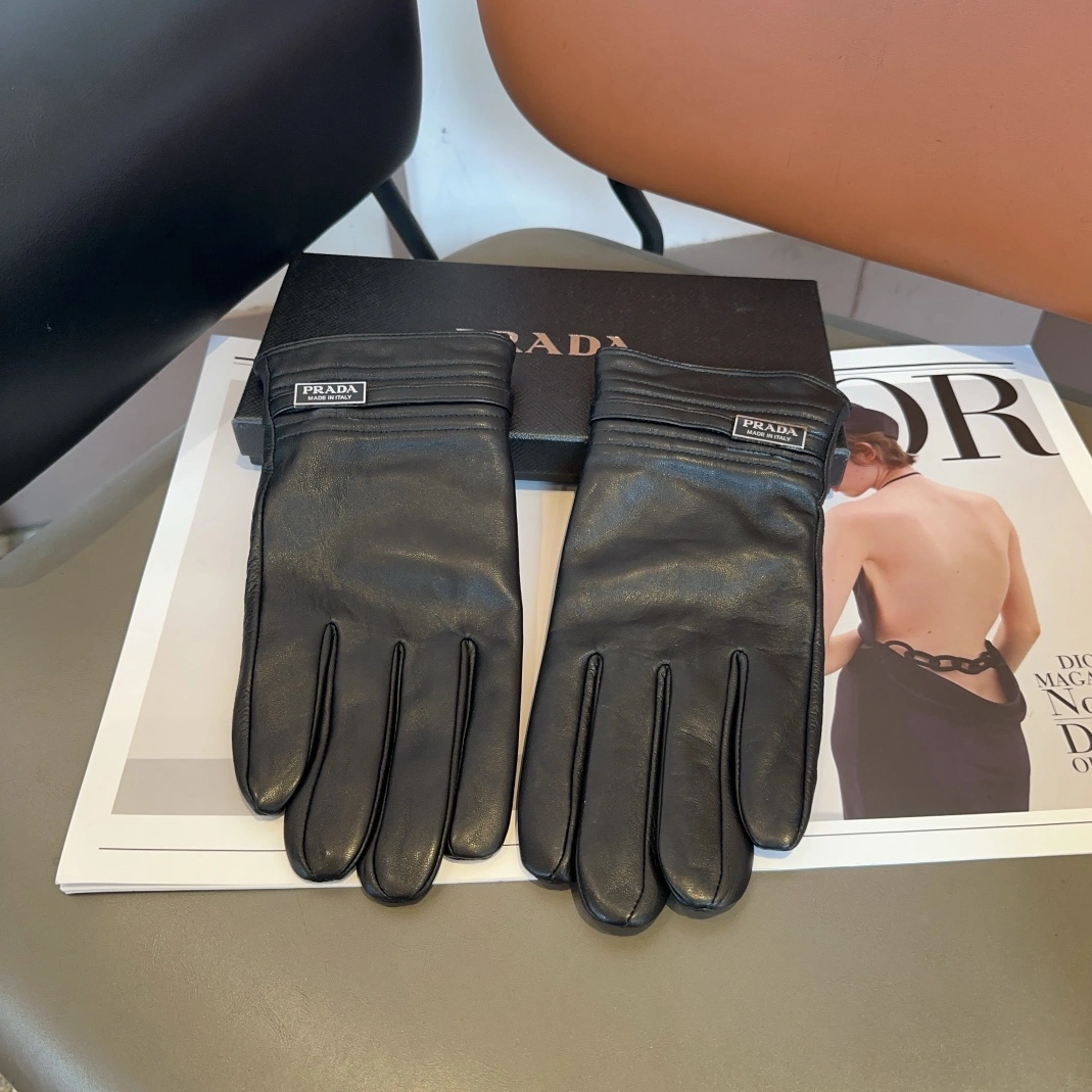 Sophisticated 9070 Prada Gloves For Men
