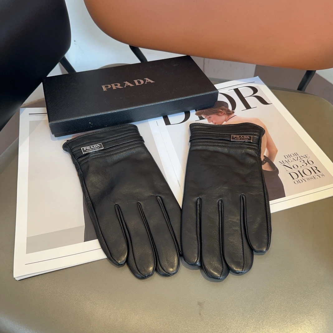Sophisticated 9070 Prada Gloves For Men