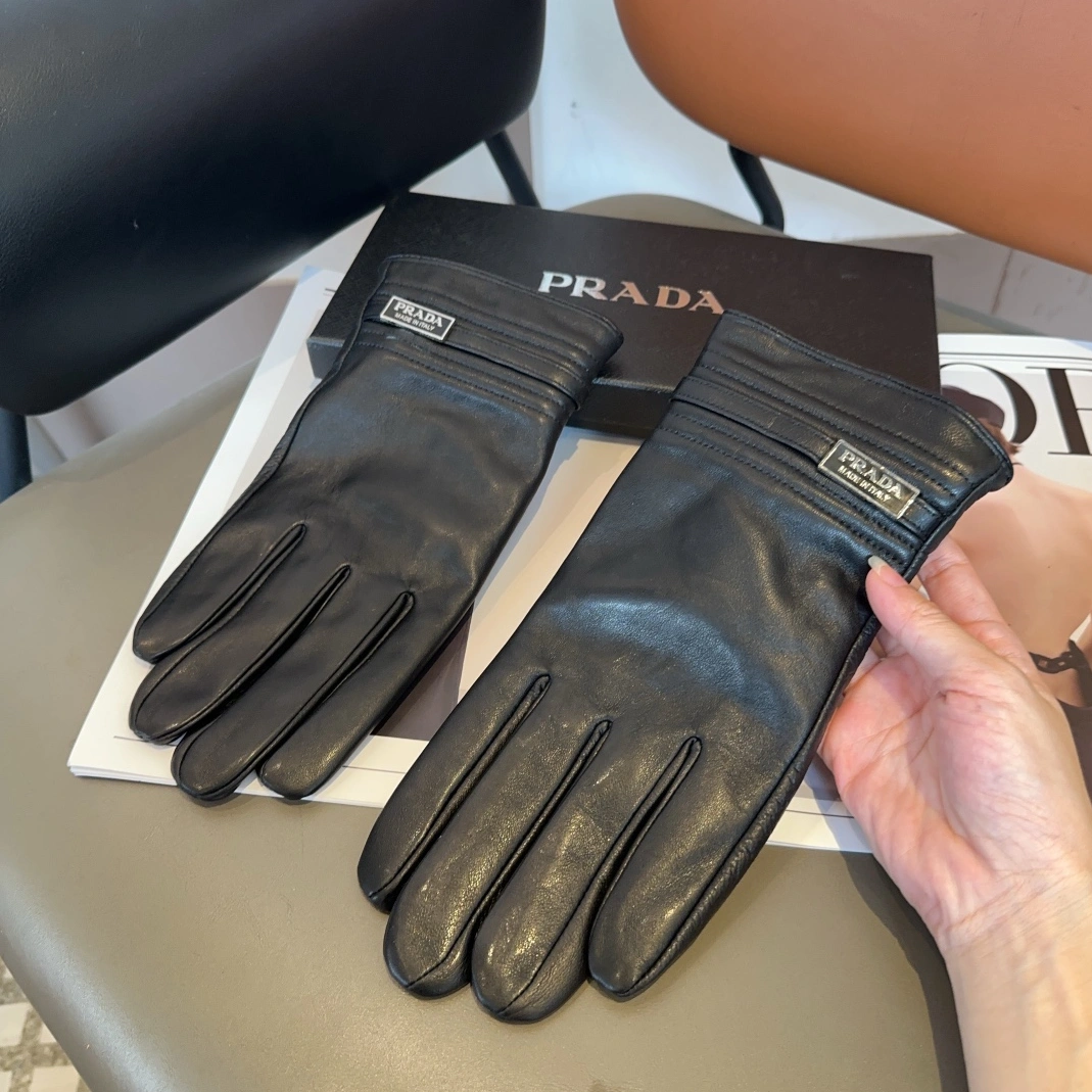 Sophisticated 9070 Prada Gloves For Men