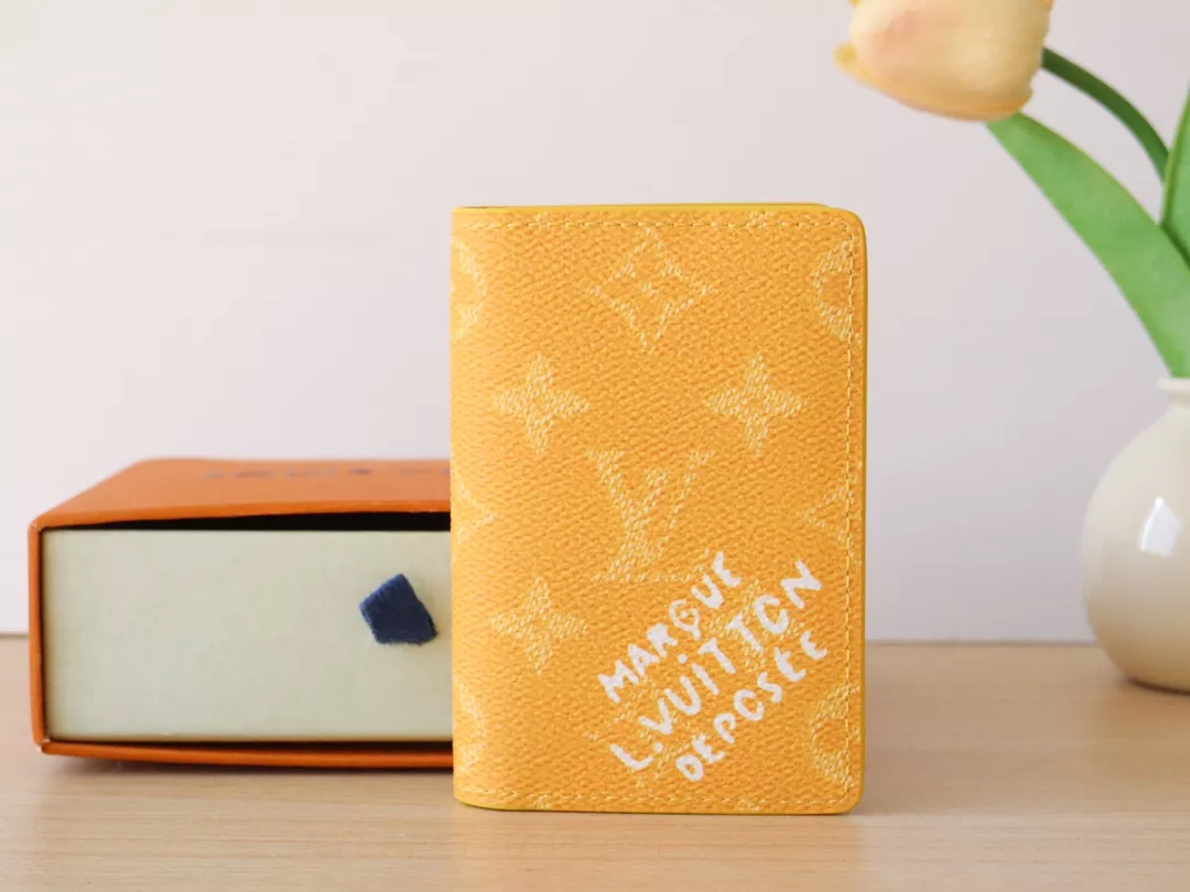 Sophisticated 9165 Louis Vuitton LV Card Case For Women