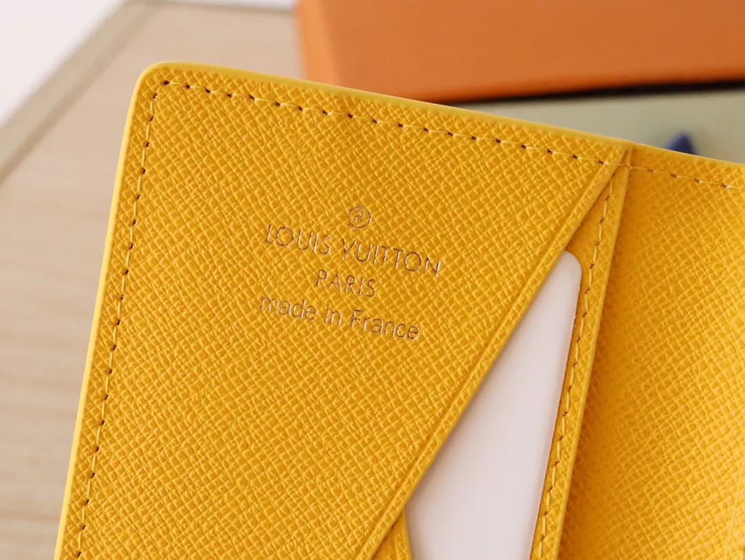 Sophisticated 9165 Louis Vuitton LV Card Case For Women