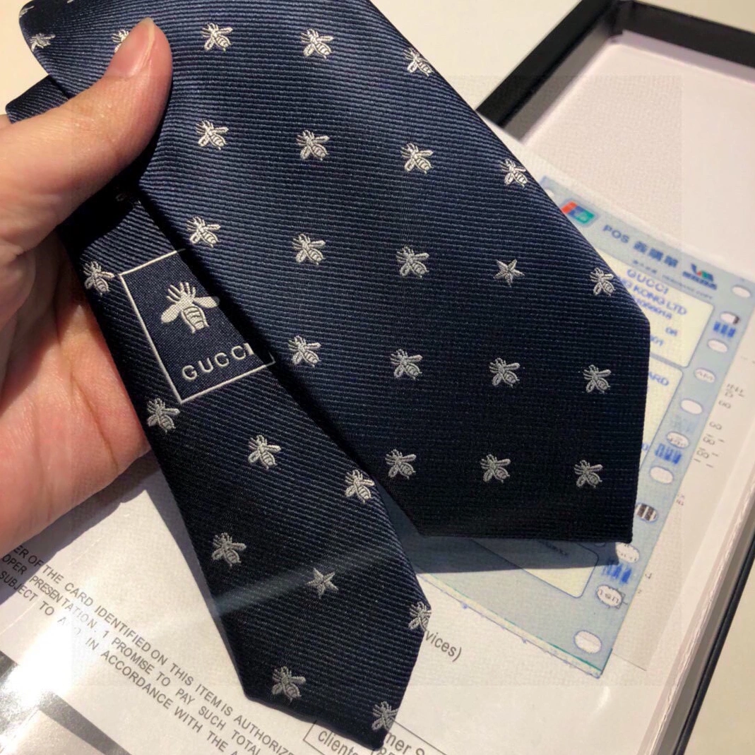 Sophisticated 921 Gucci Necktie For Men