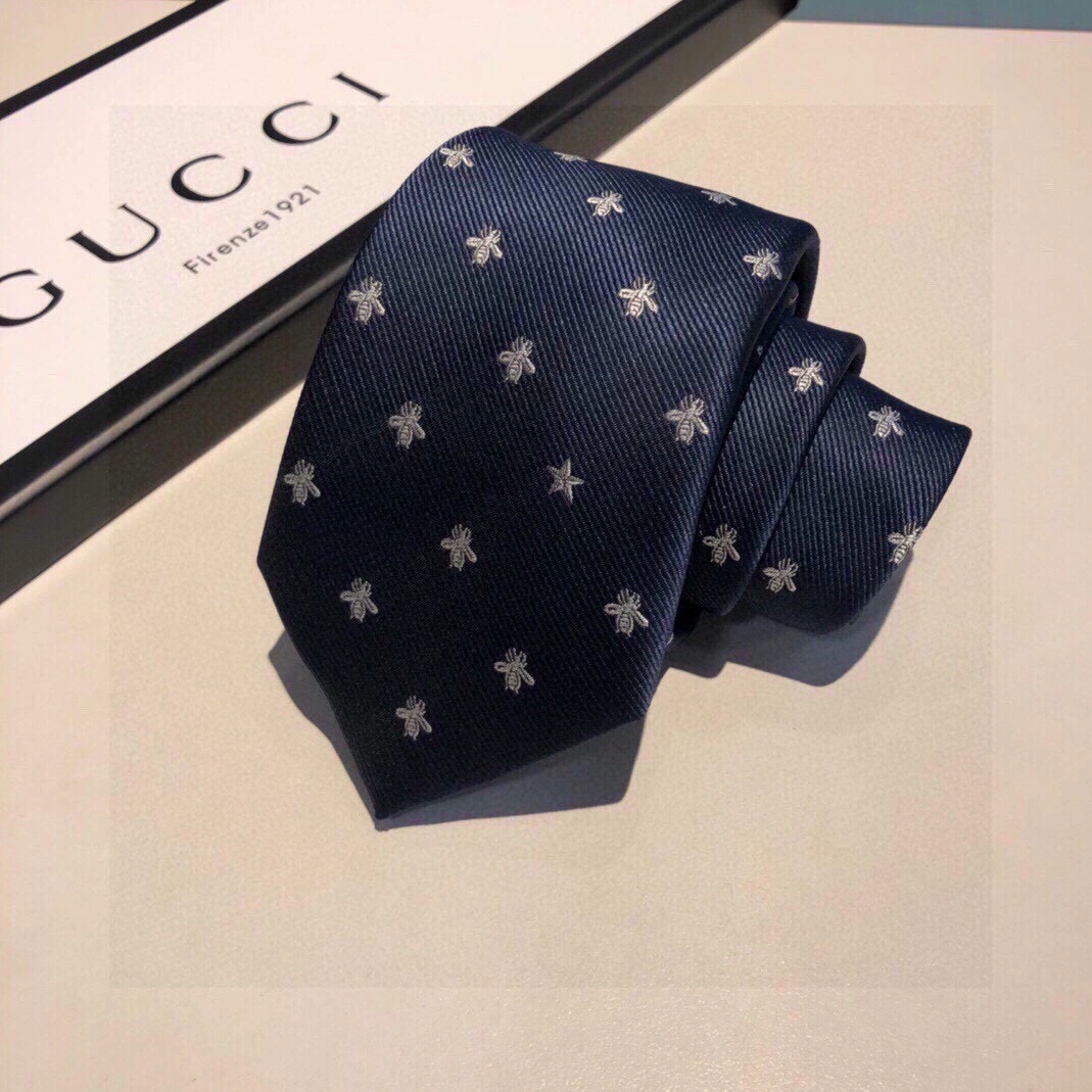 Sophisticated 921 Gucci Necktie For Men