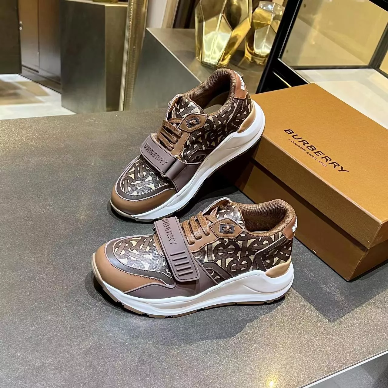 Sophisticated 9280 Burberry Casual Shoes For Men