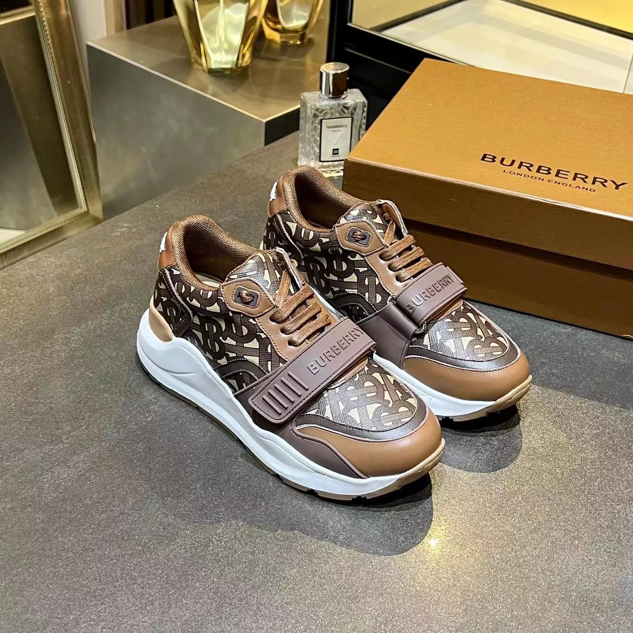 Sophisticated 9280 Burberry Casual Shoes For Men