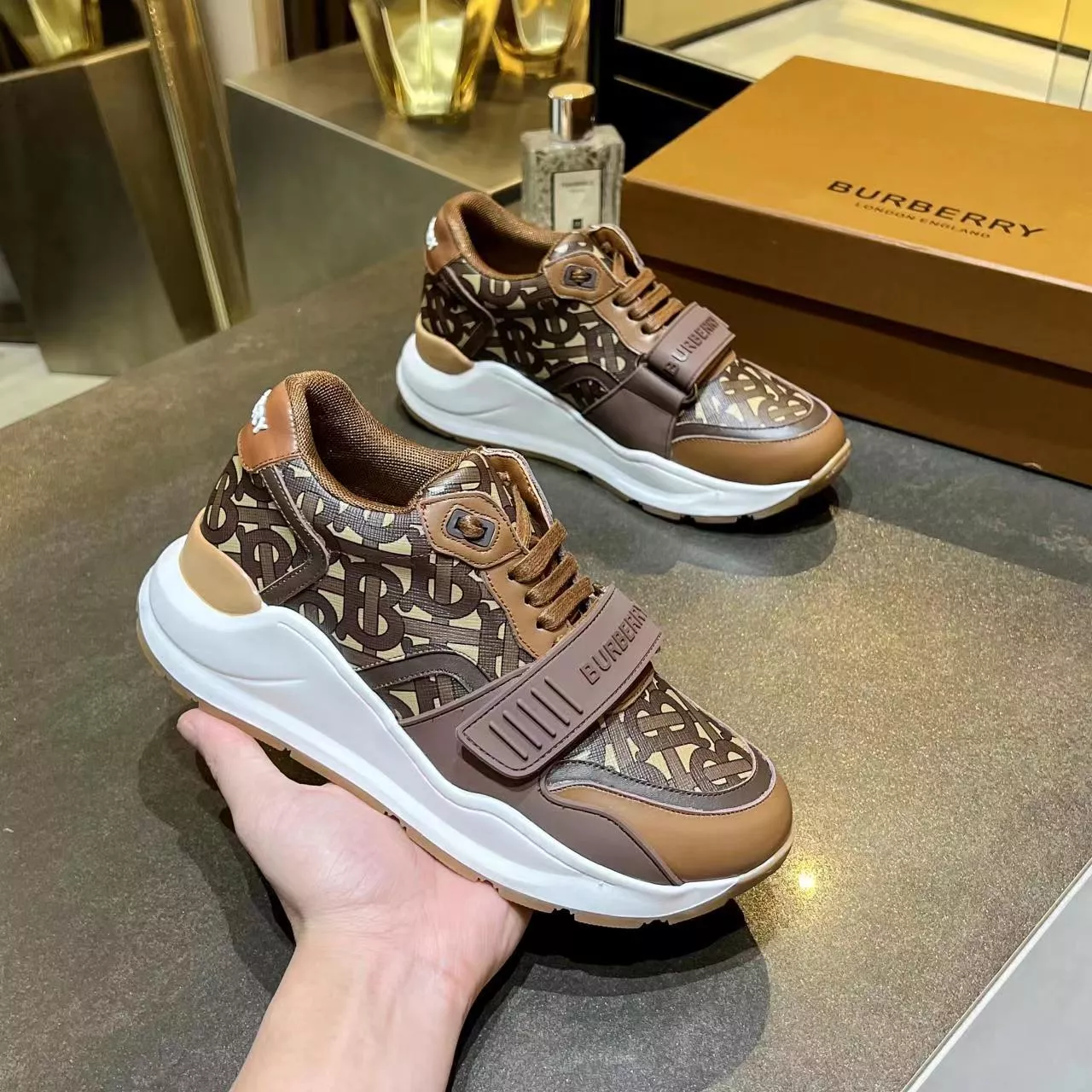Sophisticated 9280 Burberry Casual Shoes For Men