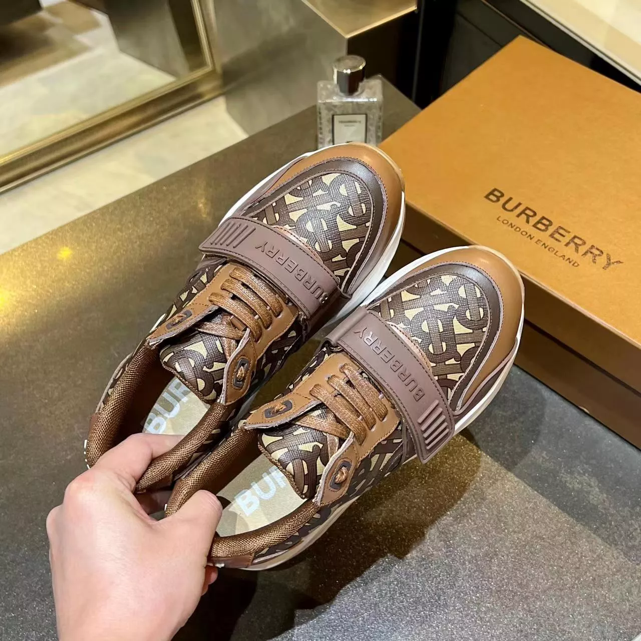 Sophisticated 9280 Burberry Casual Shoes For Men
