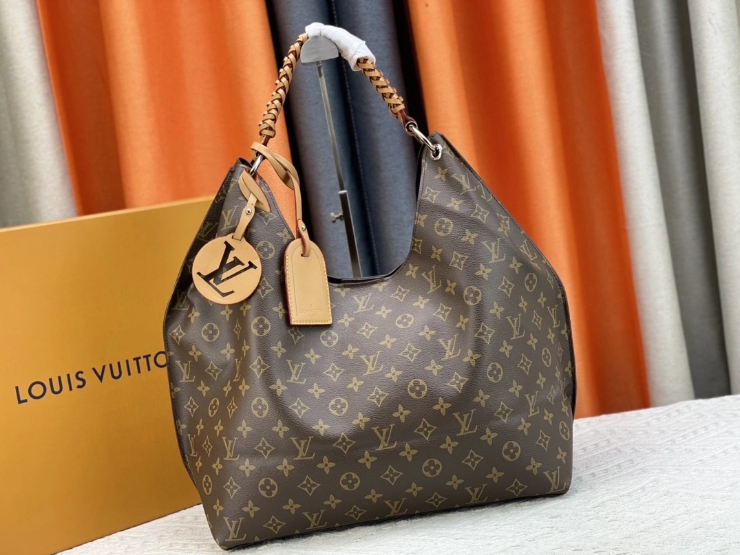 Sophisticated 9301 Louis Vuitton AAA Quality Handbags For Women