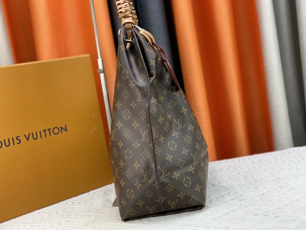Sophisticated 9301 Louis Vuitton AAA Quality Handbags For Women