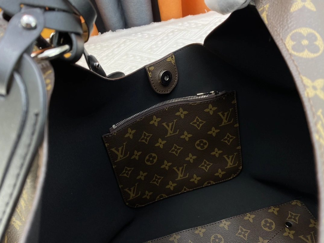 Sophisticated 9301 Louis Vuitton AAA Quality Handbags For Women