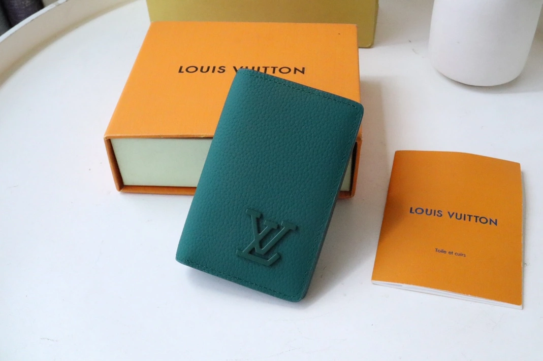 Sophisticated 9307 Louis Vuitton AAA Quality Card Case For Women