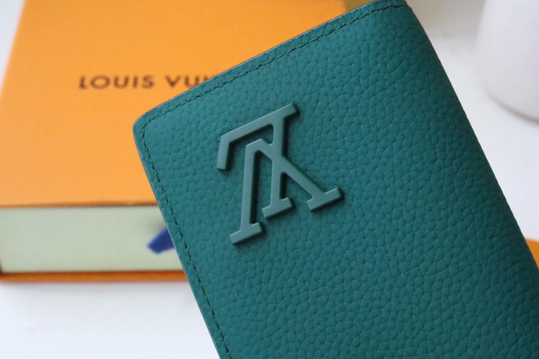 Sophisticated 9307 Louis Vuitton AAA Quality Card Case For Women