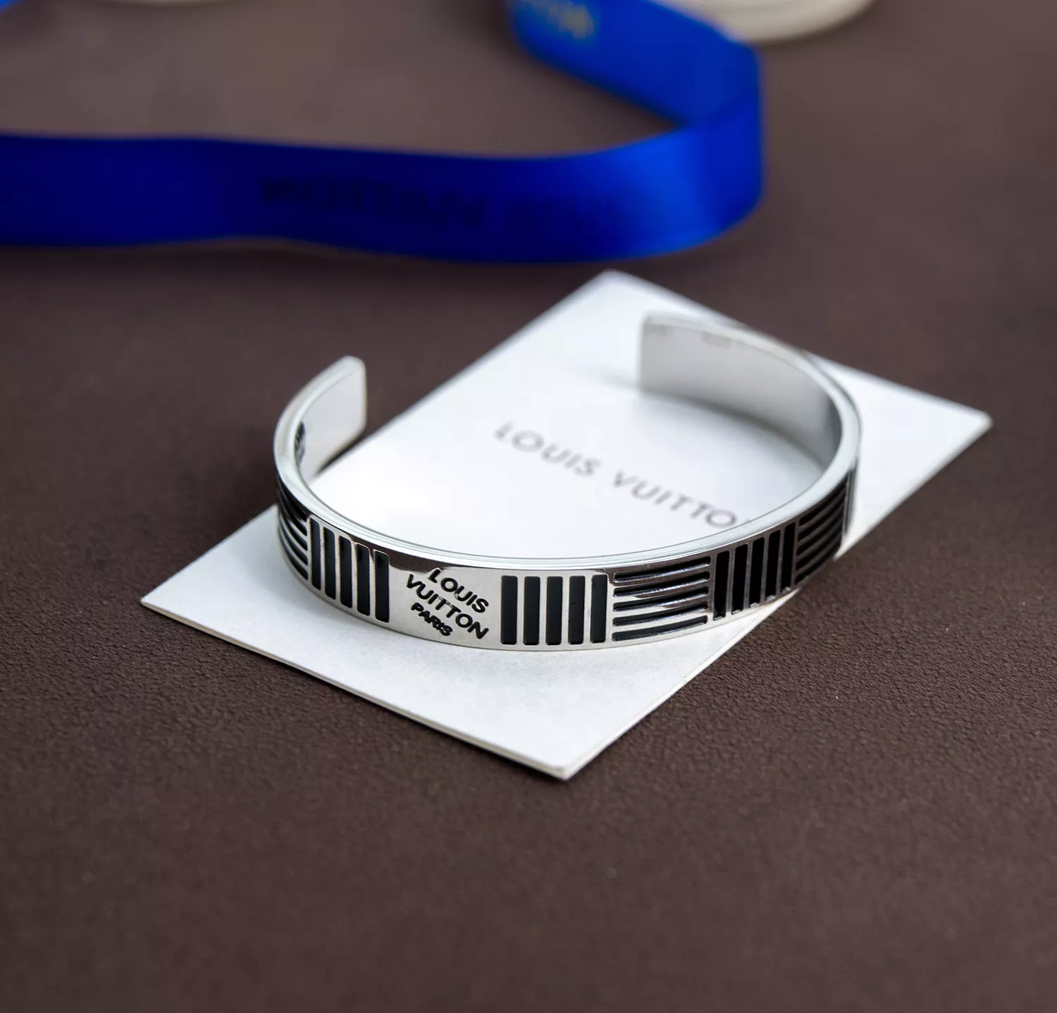 Sophisticated 9325 Louis Vuitton LV Bracelets