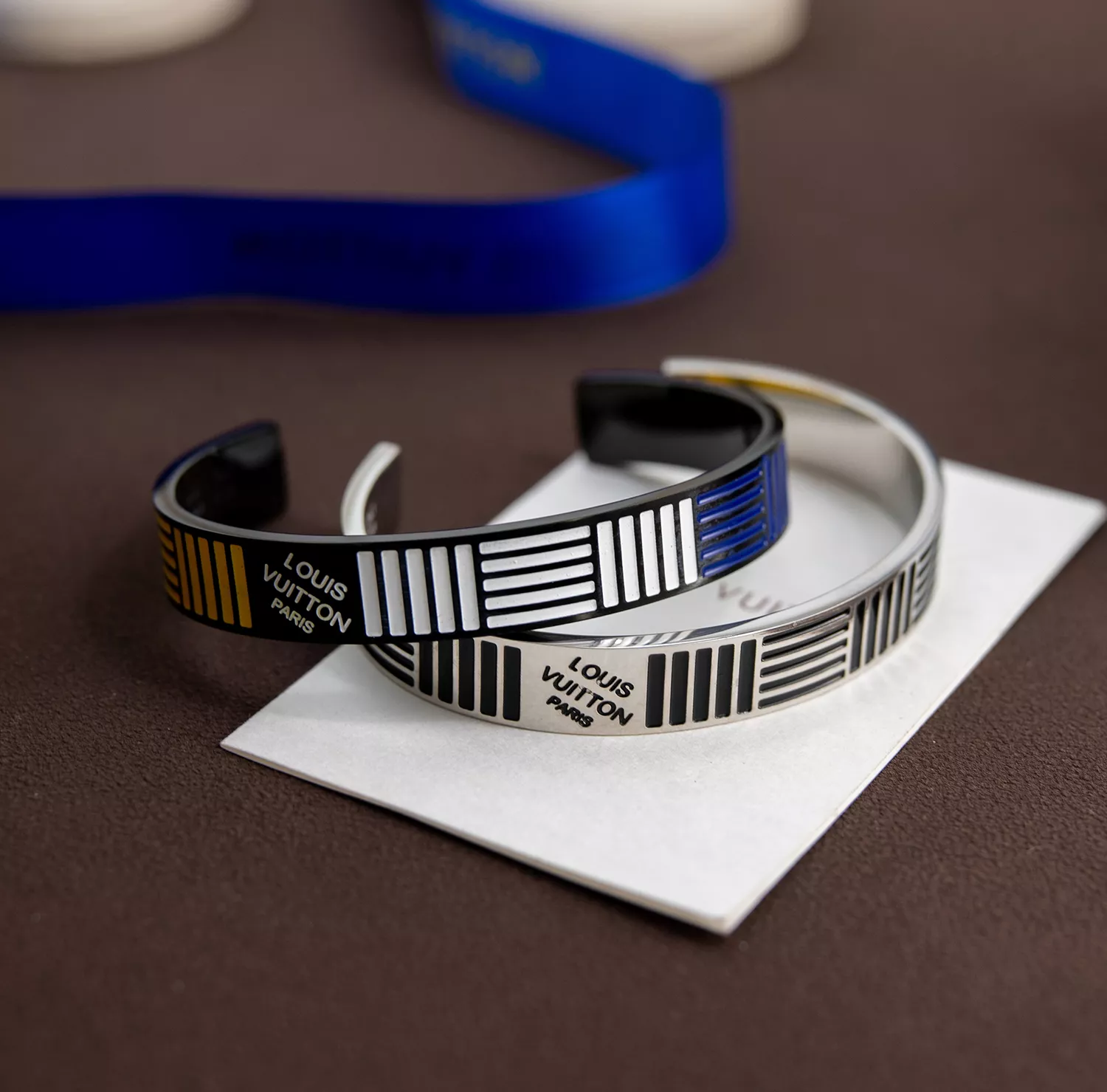 Sophisticated 9325 Louis Vuitton LV Bracelets