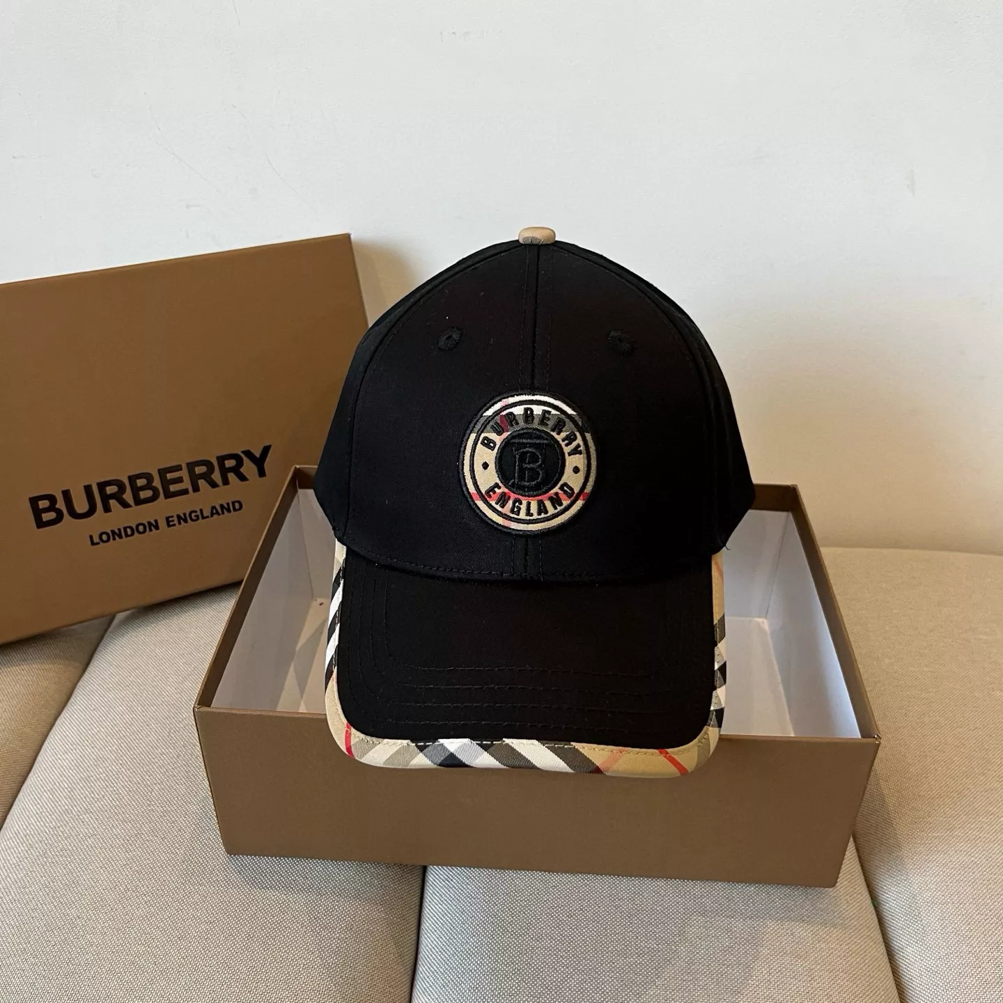 Sophisticated 9371 Burberry Caps