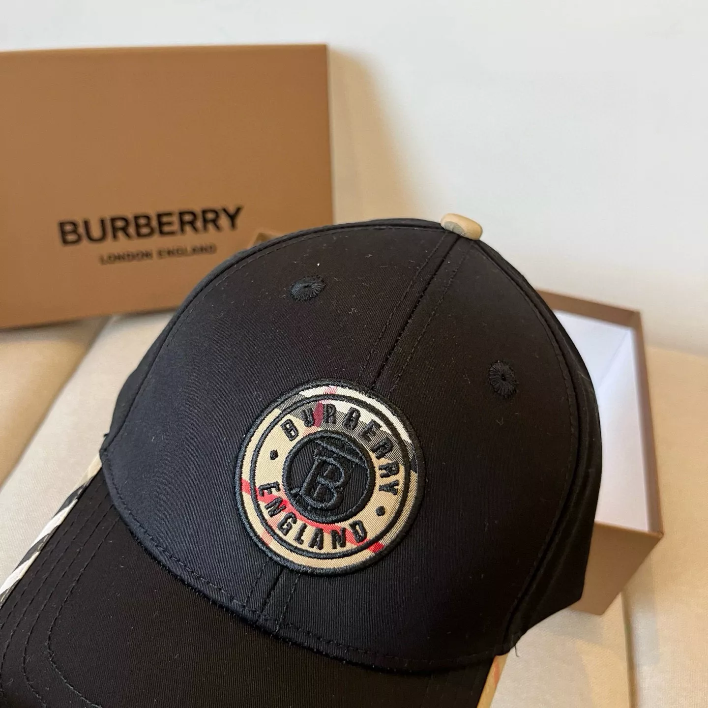 Sophisticated 9371 Burberry Caps