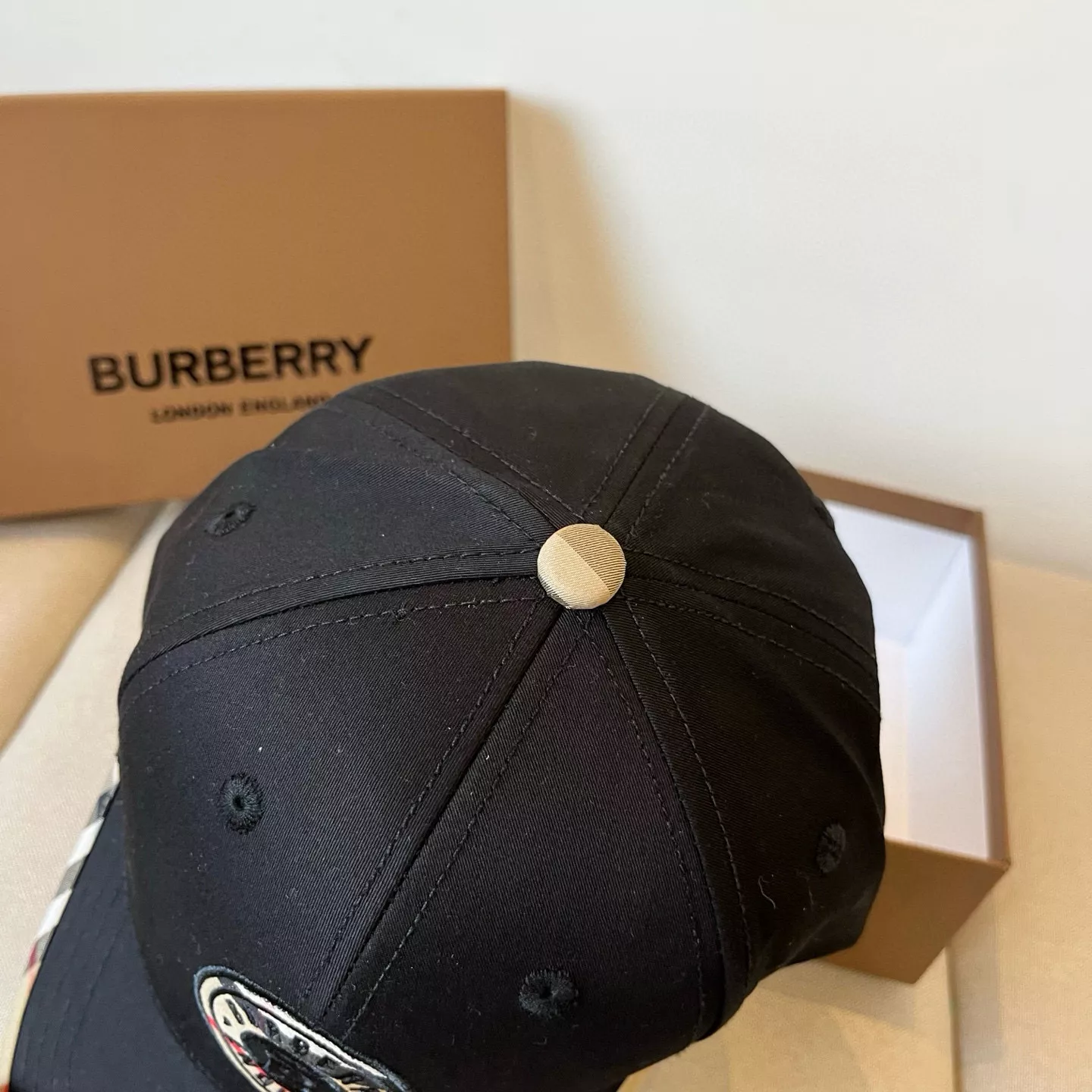 Sophisticated 9371 Burberry Caps