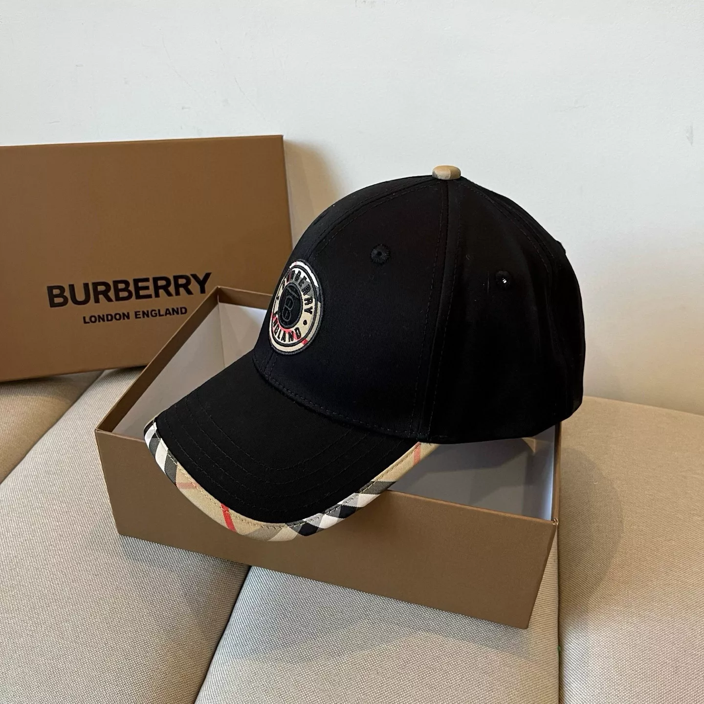 Sophisticated 9371 Burberry Caps