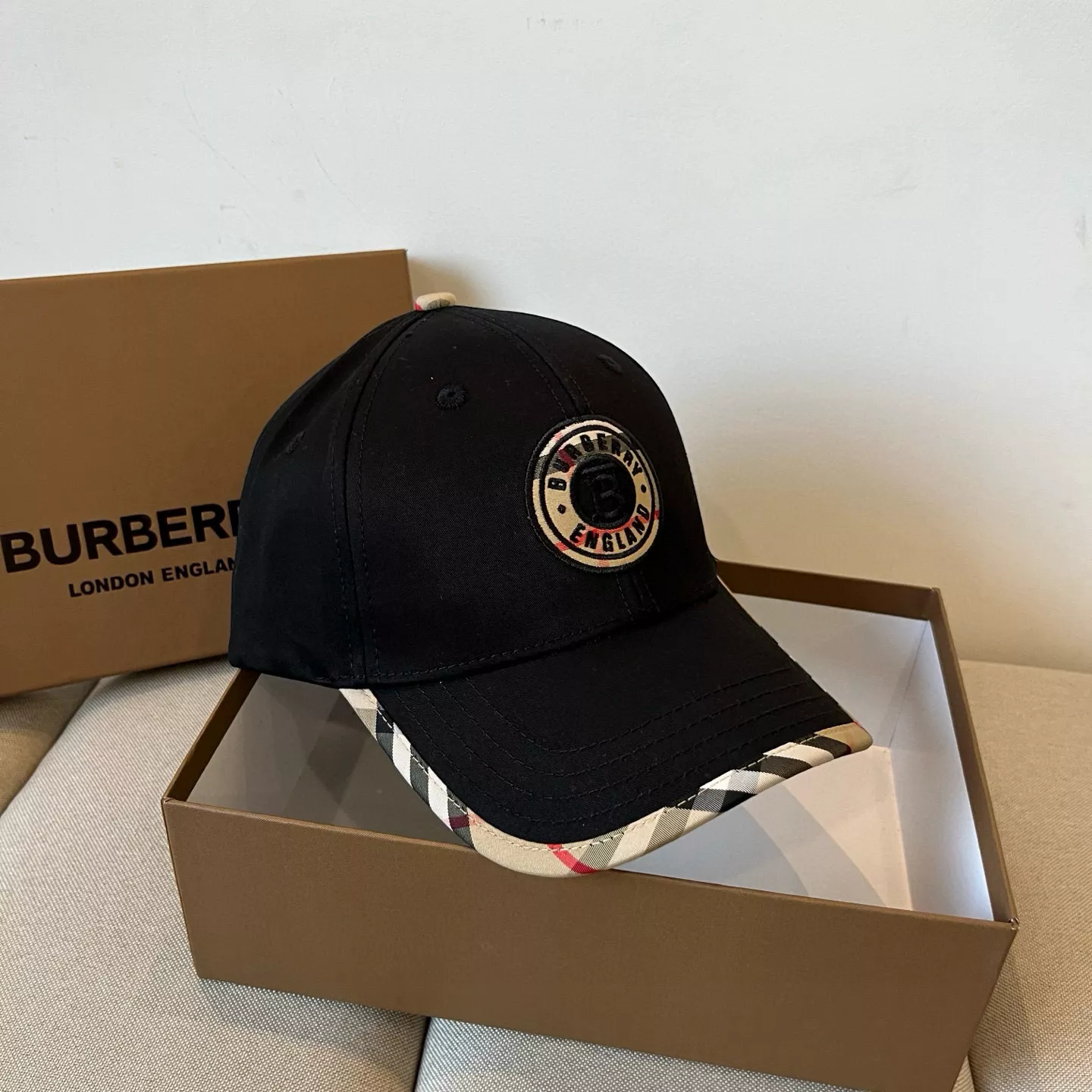 Sophisticated 9371 Burberry Caps