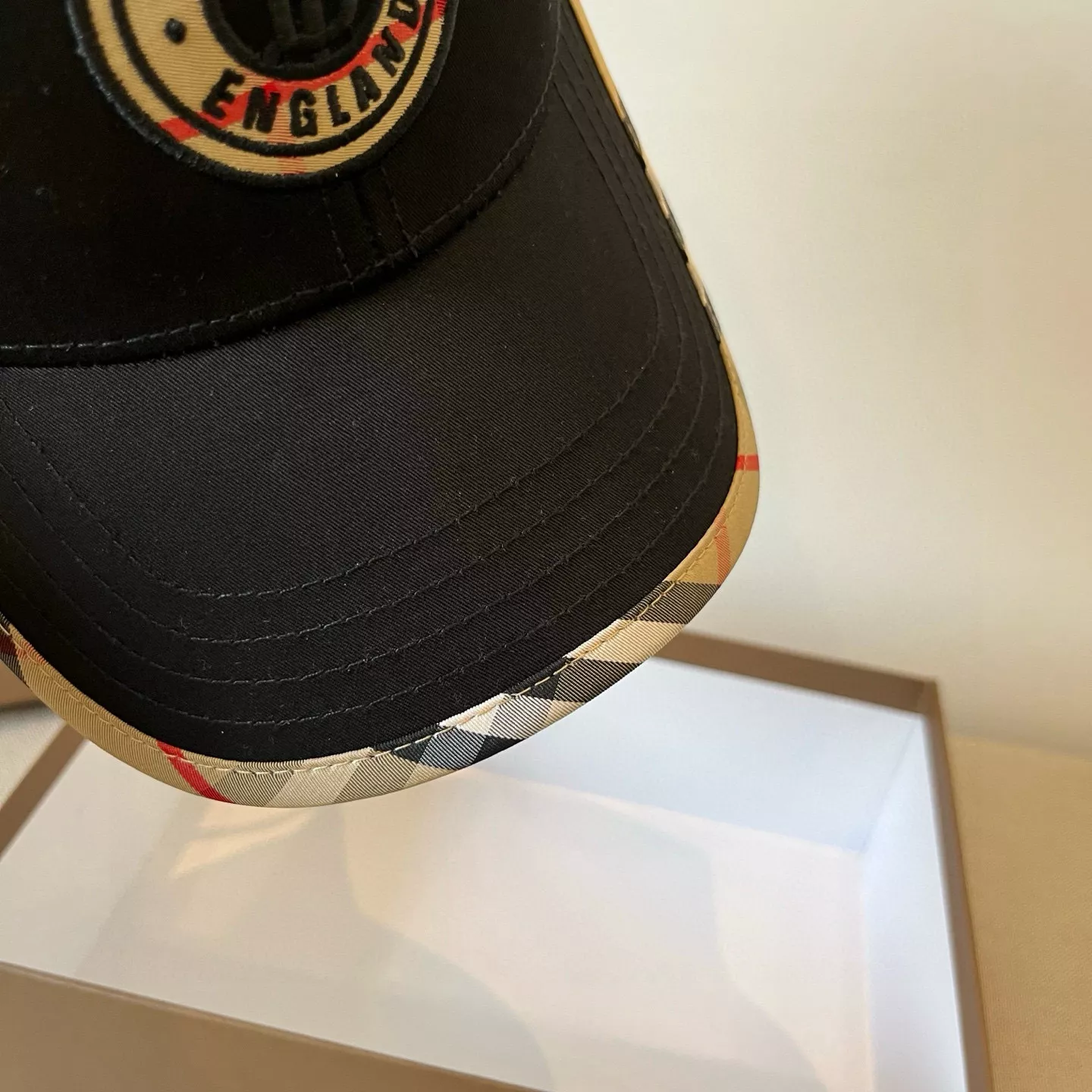 Sophisticated 9371 Burberry Caps