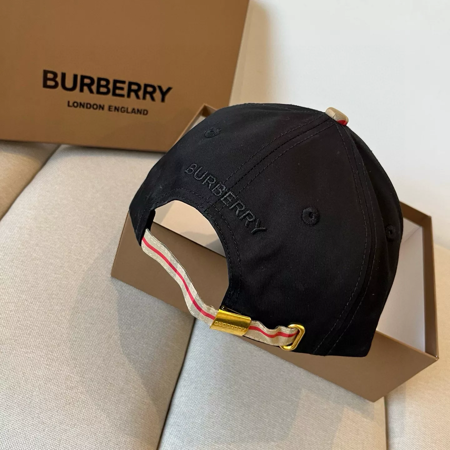 Sophisticated 9371 Burberry Caps