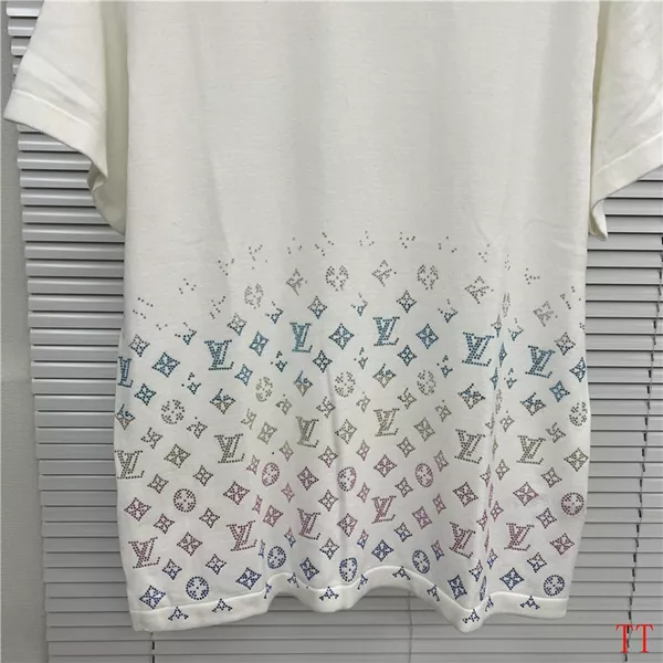Sophisticated 9400 Louis Vuitton LV T-Shirts Short Sleeved For Men