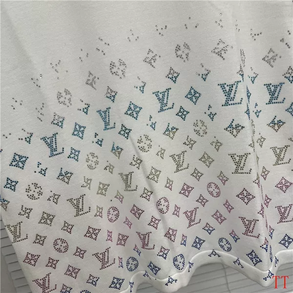 Sophisticated 9400 Louis Vuitton LV T-Shirts Short Sleeved For Men