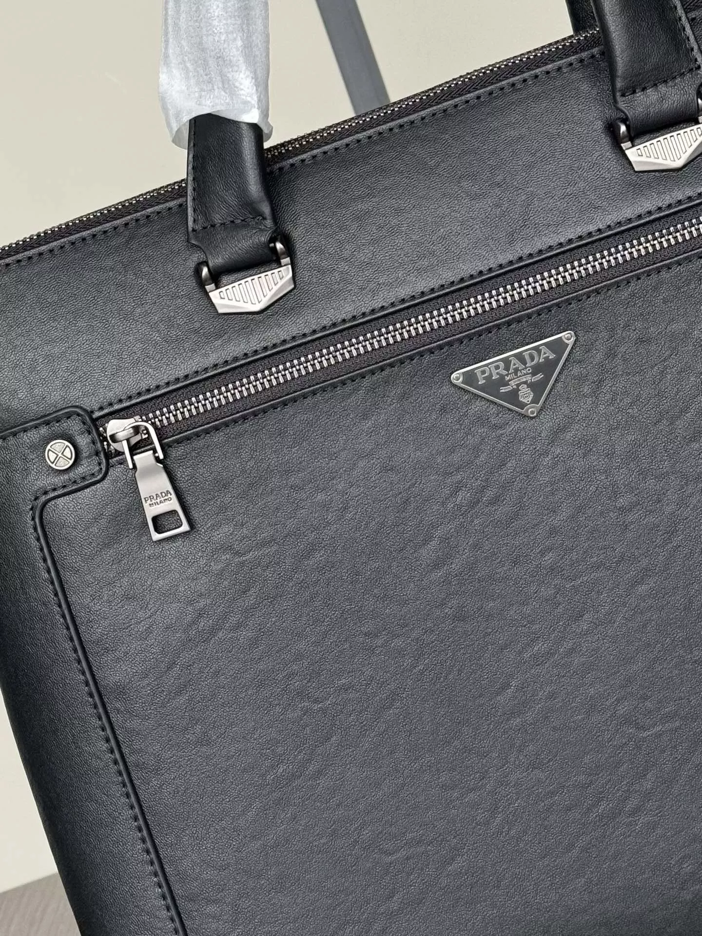 Sophisticated 9509 Prada AAA Man Handbags