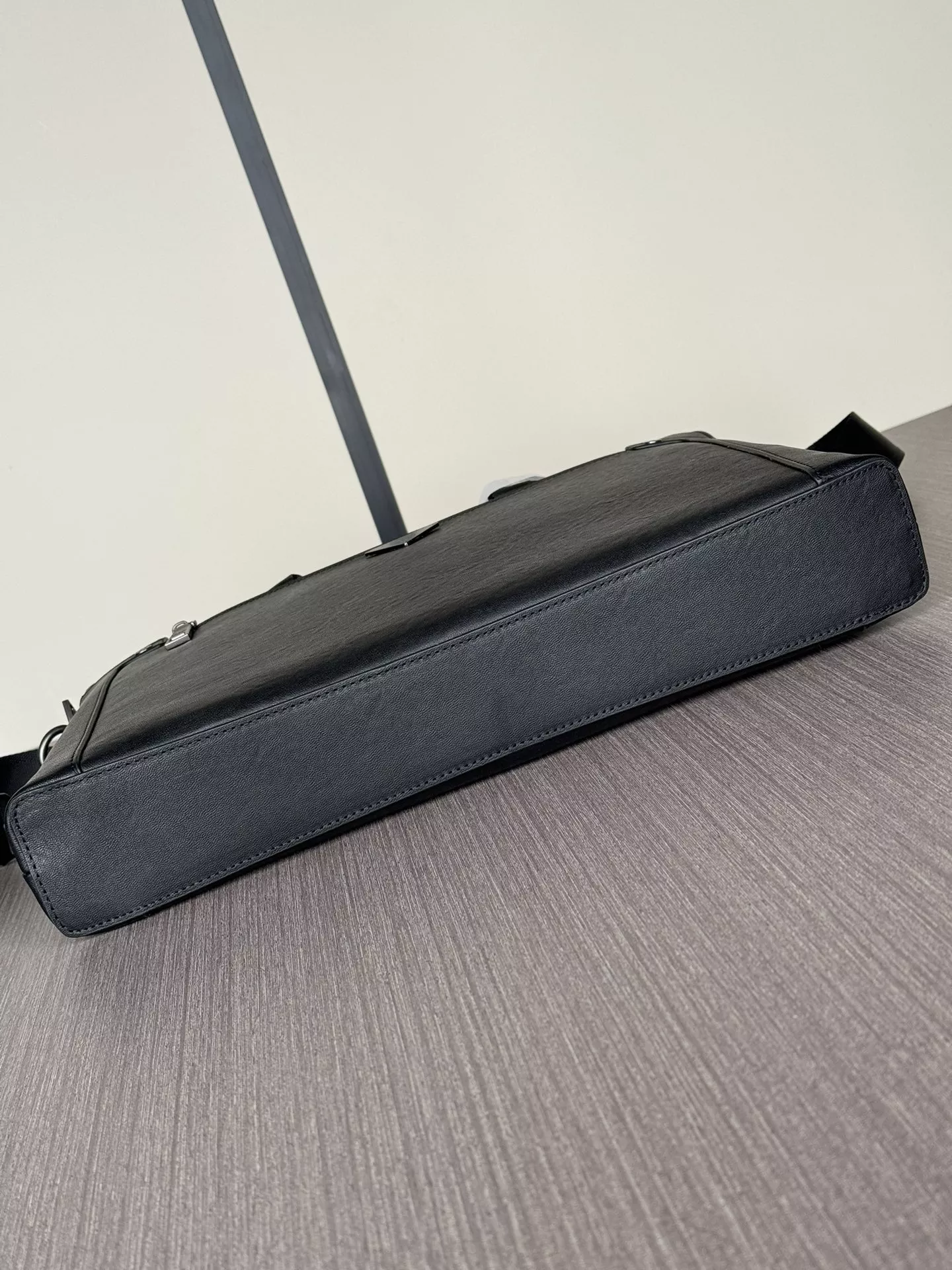 Sophisticated 9509 Prada AAA Man Handbags