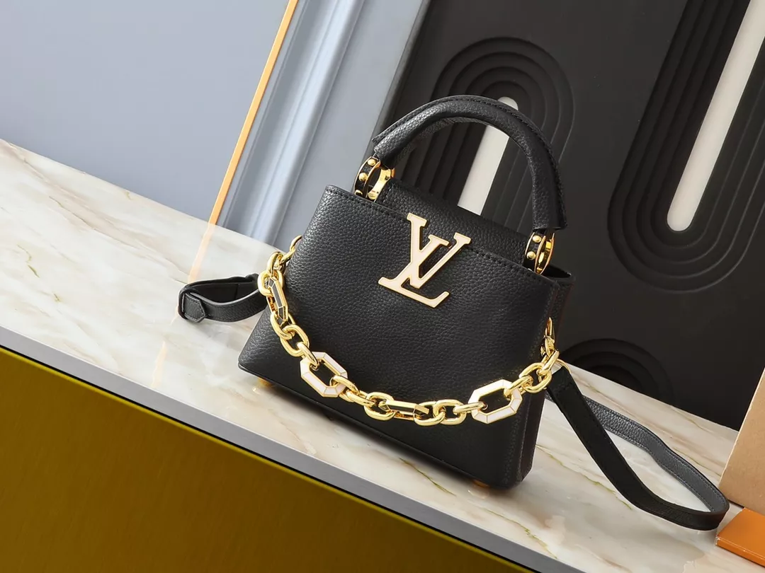 Sophisticated 9602 Louis Vuitton AAA Quality Messenger Bags For Women