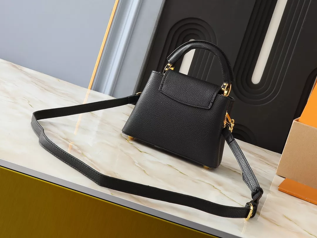 Sophisticated 9602 Louis Vuitton AAA Quality Messenger Bags For Women