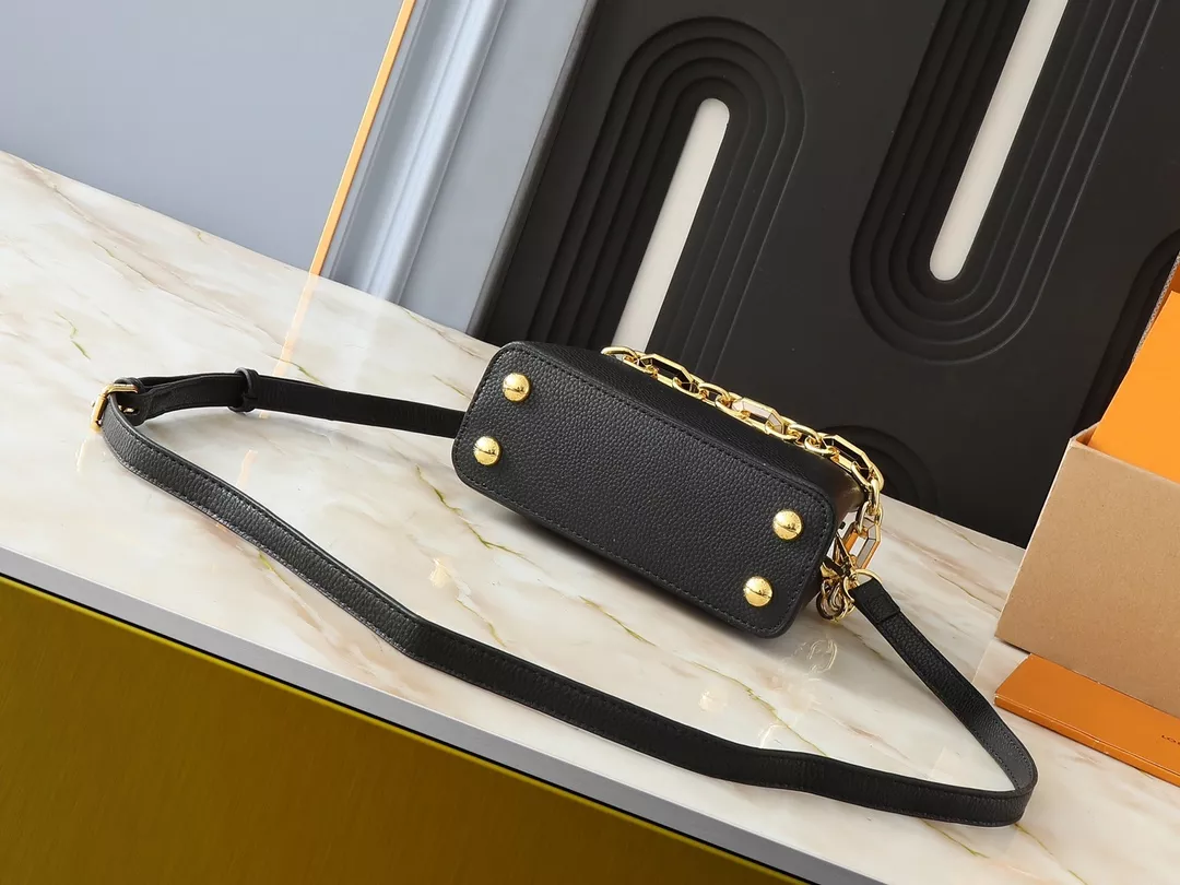 Sophisticated 9602 Louis Vuitton AAA Quality Messenger Bags For Women
