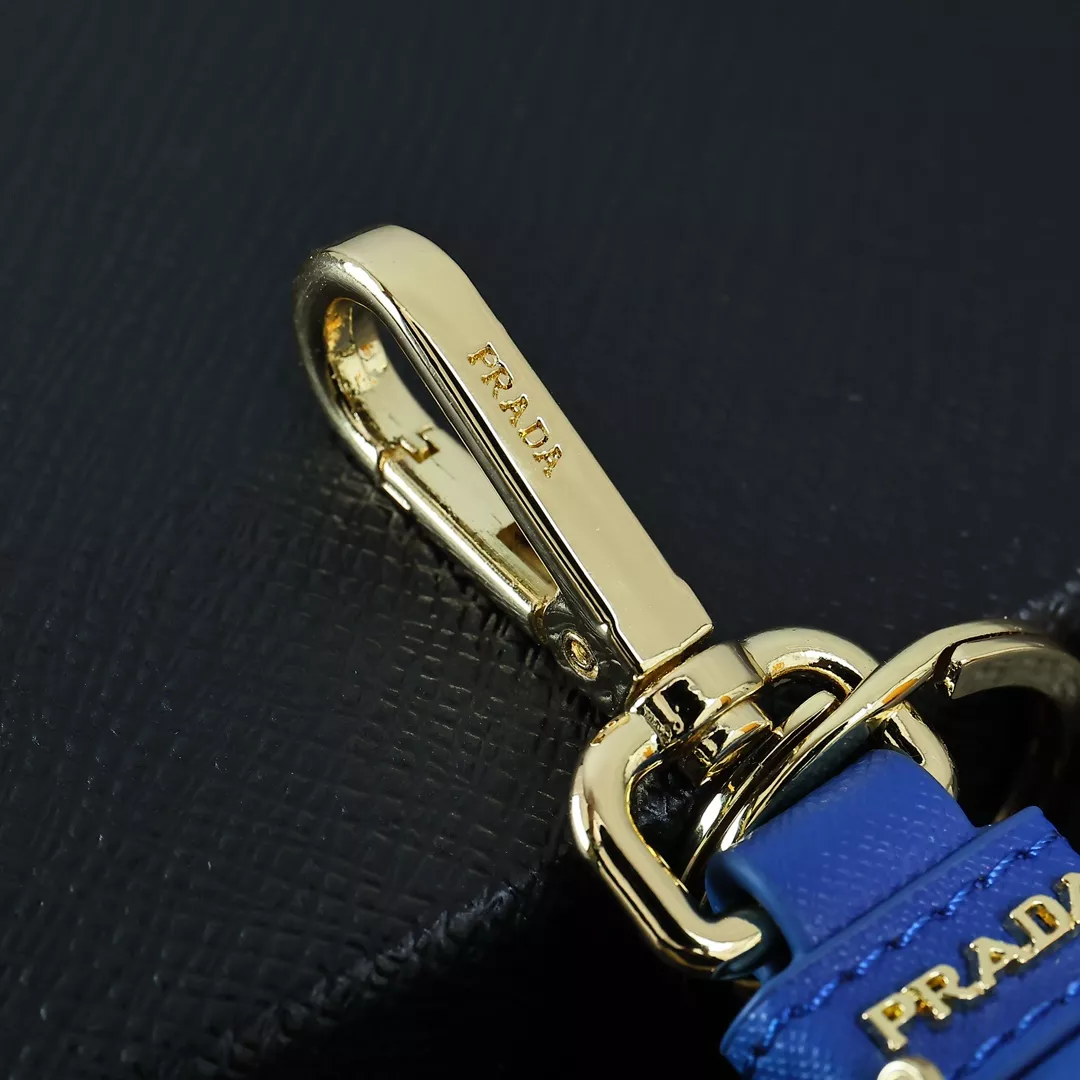 Sophisticated 9800 Prada Key Holder And Bag Buckle