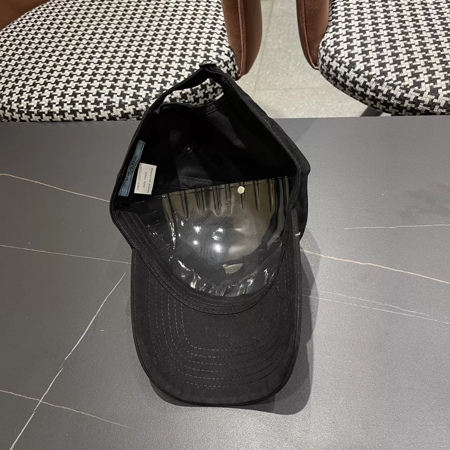 Sophisticated 9844 Prada Caps