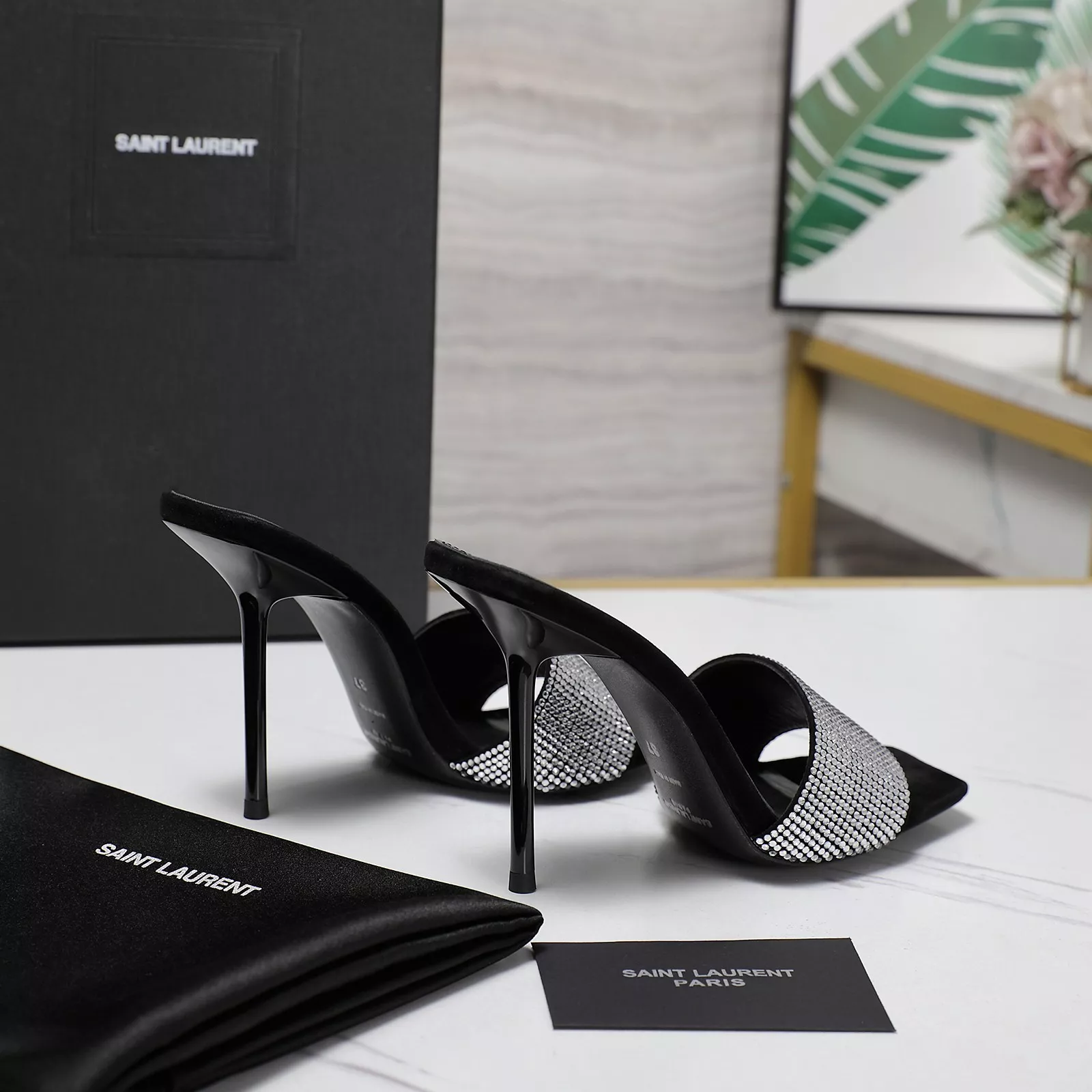 Sophisticated 995 Yves Saint Laurent YSL Slippers For Women