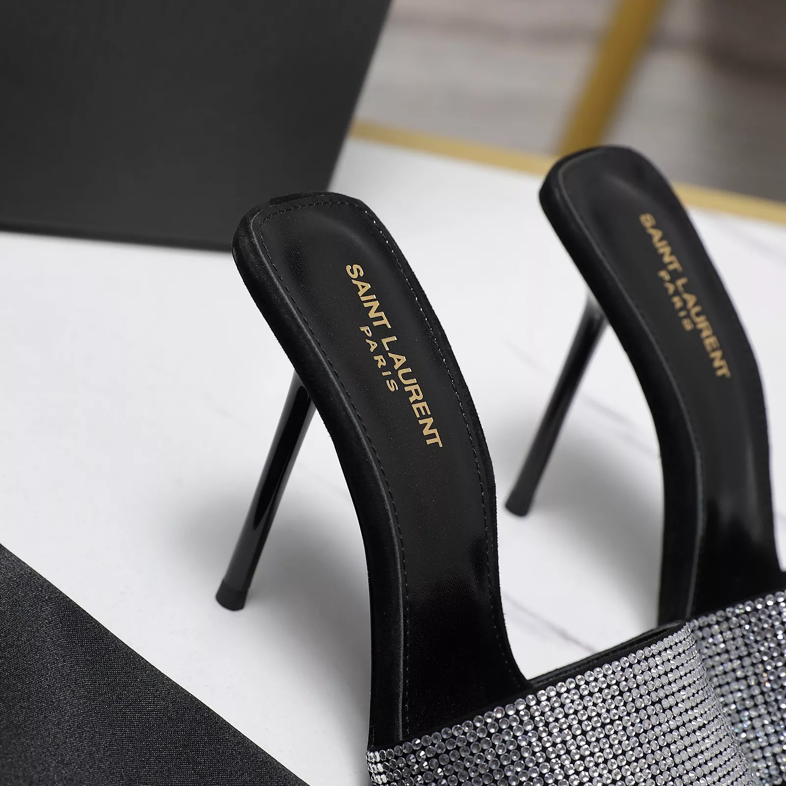 Sophisticated 995 Yves Saint Laurent YSL Slippers For Women