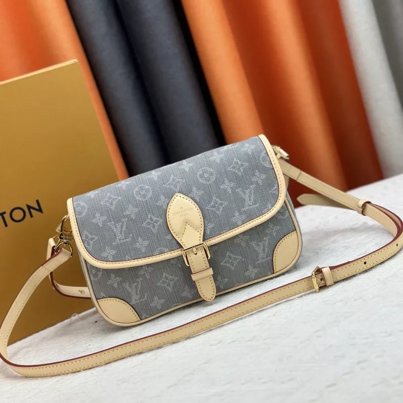 SportInspired 1044 Louis Vuitton AAA Quality Messenger Bags For Women
