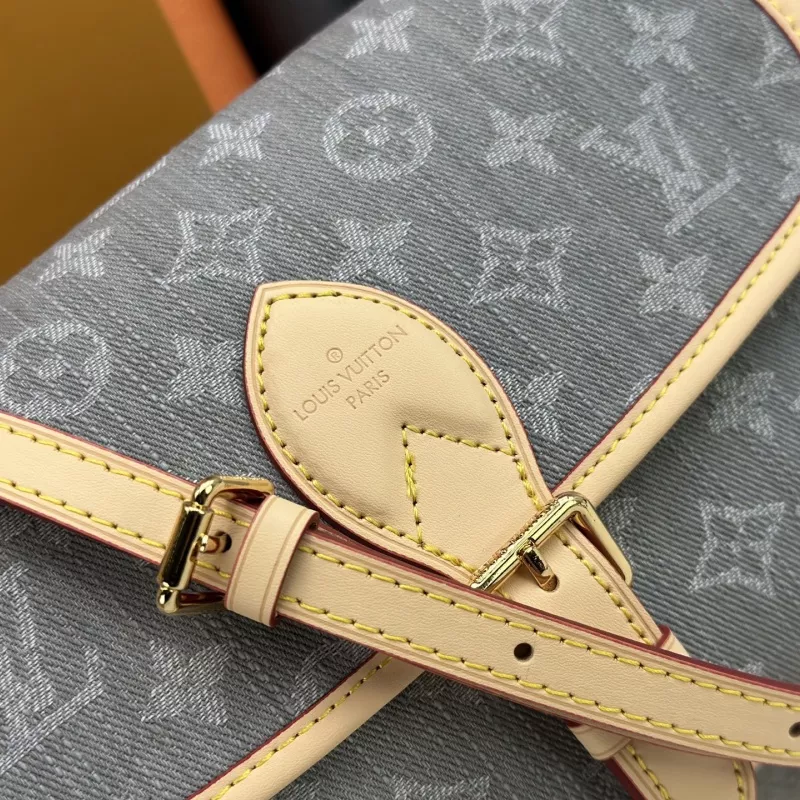 SportInspired 1044 Louis Vuitton AAA Quality Messenger Bags For Women