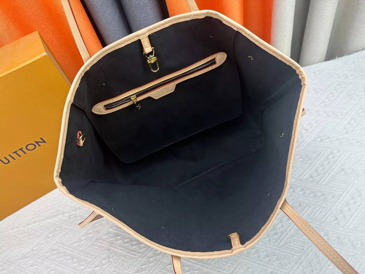 SportInspired 106 Louis Vuitton AAA Quality Shoulder Bags For Women