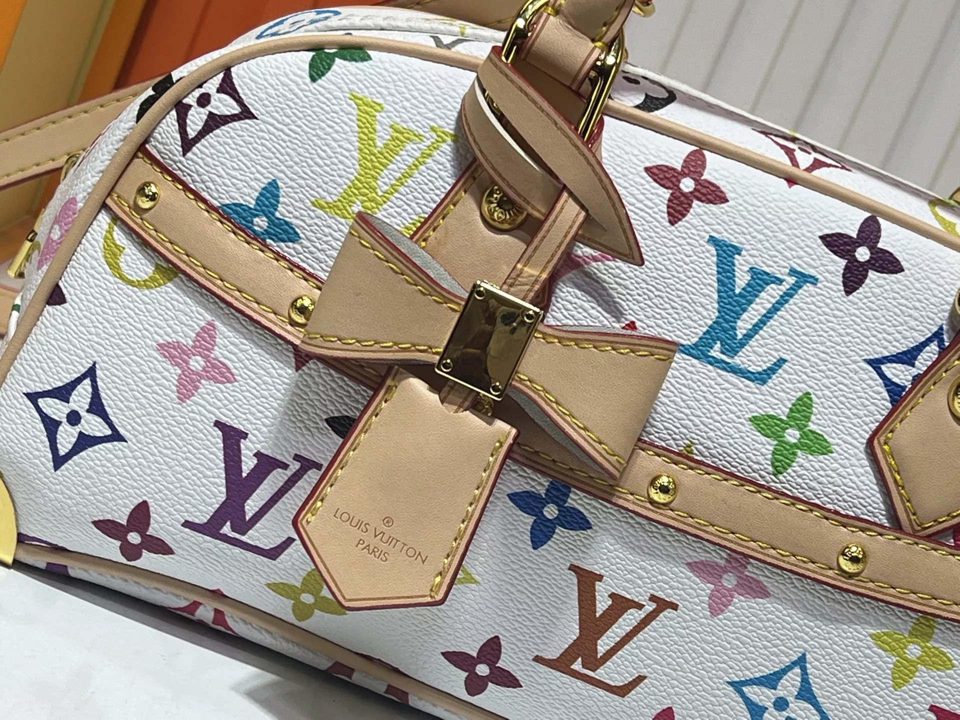 SportInspired 120 Louis Vuitton AAA Quality Handbags For Women