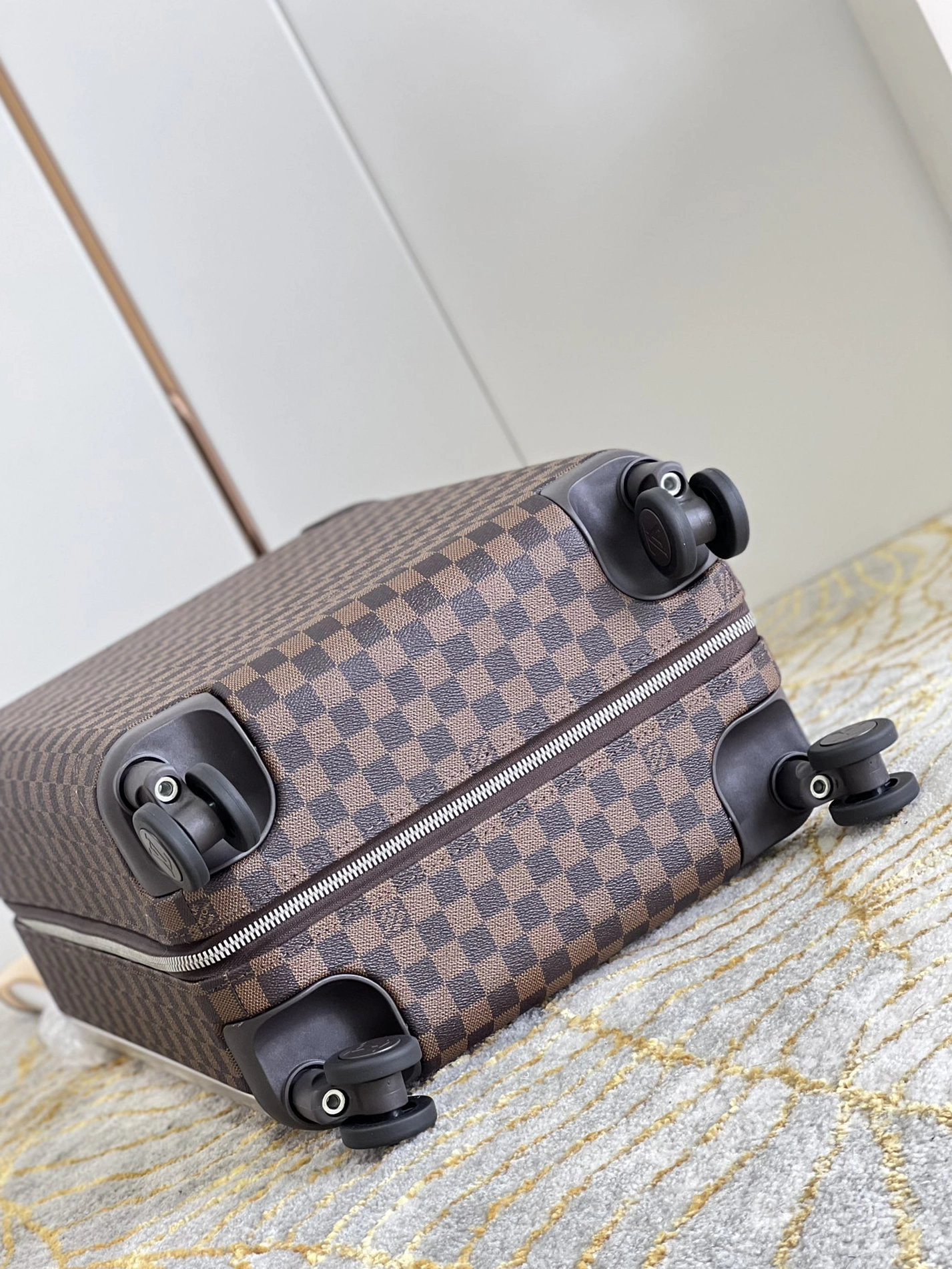 SportInspired 1704 Louis Vuitton Luggage